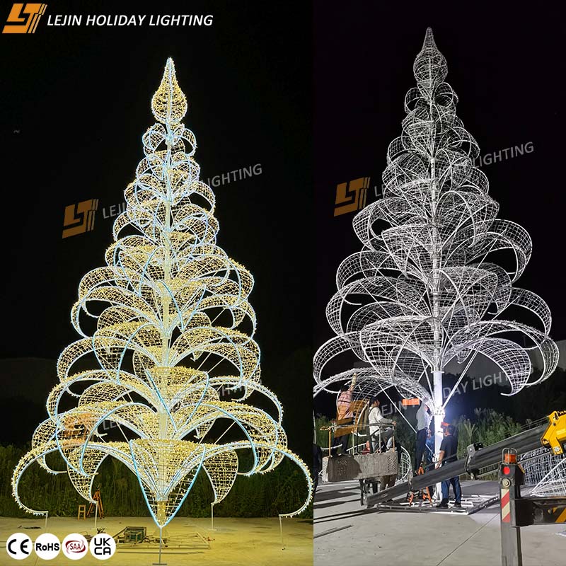 outdoor tree motif light